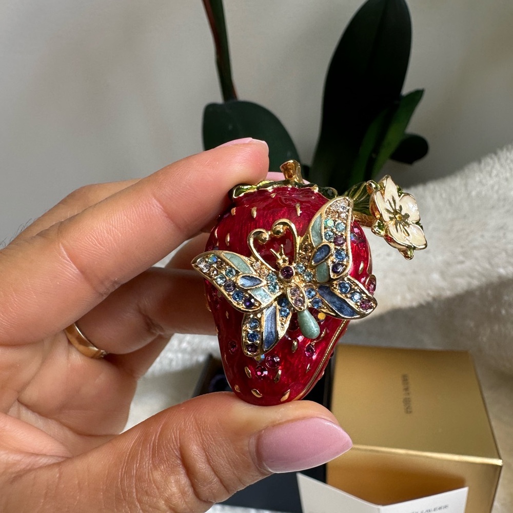 Estee Lauder Red Strawberry Compact with Gold Butterfly